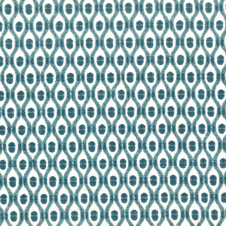 Poplin 1 Denim by Stout Fabric Stout Fabric Poplin 1 DenimFabric COMFORTABLE LIVING BLUEBIRD/INDIGO PAKISTAN </p><p>Repeat: H: 1.375, V: 0.000 54 in - Fabric Carolina -
