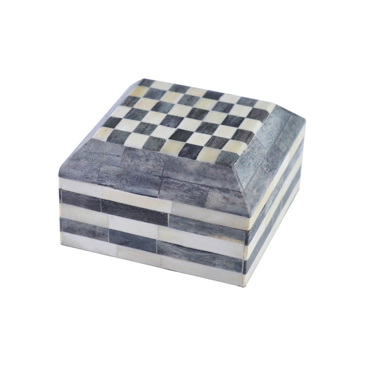 Peoria Box QR-18263.NTRLGRAY.0 by CuratedKravet CuratedKravet A lidded gray and natural bone box with a checkerboard pattern on the lid and stripes on the base of the box. India DUST LIGHTLY WITH A SOFT, DRY CLOTH. </p><p>Dimensions: Length 6, Height 3, Width 6 Mdf - 50%, Poly Resin - 50% - Fabric Carolina -