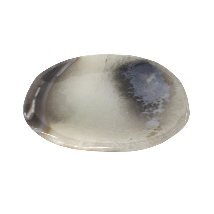 Yasmin Agate Dish QR-18378.NATURAL.0 by CuratedKravet CuratedKravet A natural agate dish. Due to the natural material, size, shape and color will vary. Brazil DUST LIGHTLY. </p><p>Dimensions: Length 8.25, Height 1, Width 7.5 Stone - 100% - Fabric Carolina -