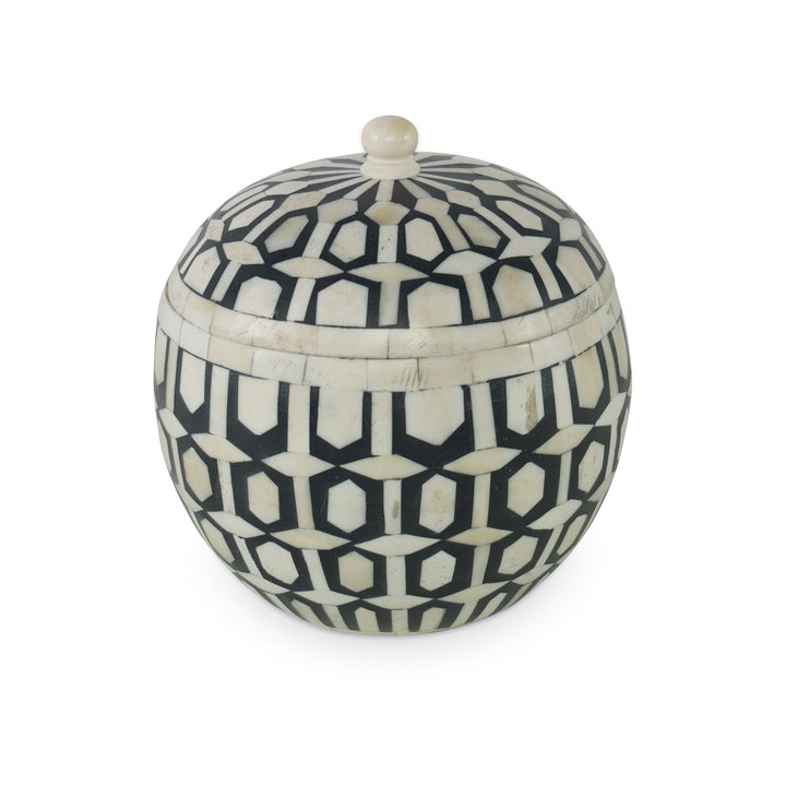Marcela Bone Box, Large QR-20492.WHITEBLACK.0 by CuratedKravet CuratedKravet Geometric patterned handmade horn and bone box. Due to the handmade nature of the product, variation is to be expected. India DUST LIGHTLY WITH A SOFT, DRY CLOTH. </p><p>Dimensions: Length 6, Height 6.25, Width 6 Bone - 80%, Mdf - 20% - Fabric Carolina -