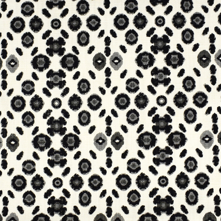 S1600 White by Greenhouse Fabric S13: Bordeaux Grey 85% Cotton, 15% Linen USA 24,000 double rubs </p><p>Repeat: 5.4" H, 8.416" V 54" - Fabric Carolina -