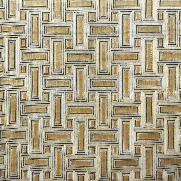 S1895 Bronze by Greenhouse Fabric S28: Venice Luxe 51% Viscose, 49% Polyester India 100,000 double rubs </p><p>Repeat: 6.73" H, 8.14" V 55" - Fabric Carolina -