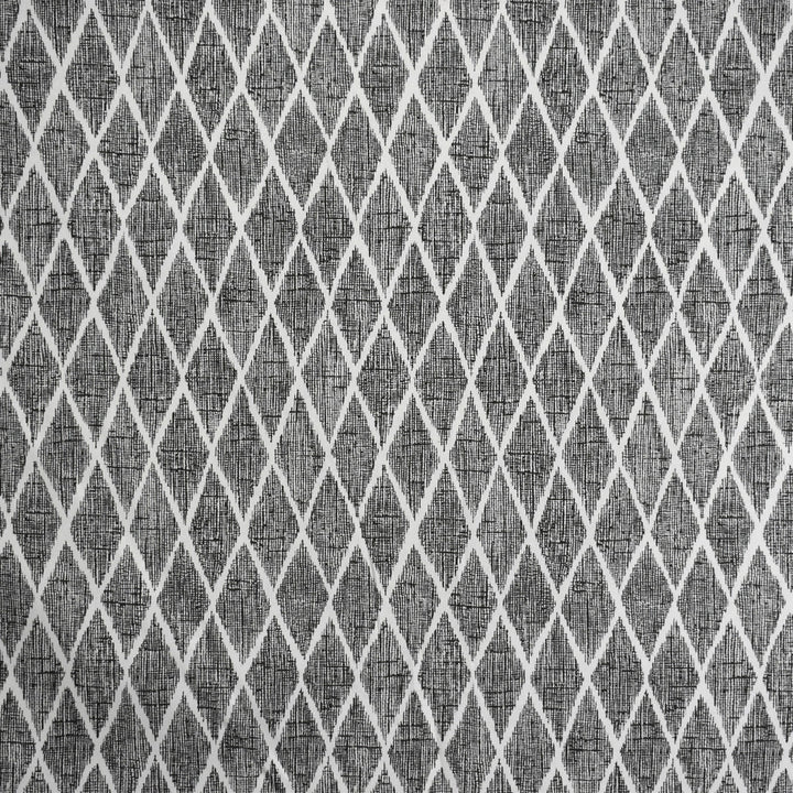 S1981 Jet by Greenhouse Fabric 100% Cotton INDIA 30,000 </p><p>Repeat: 13.5" H, 17.75" V 54" - Fabric Carolina -