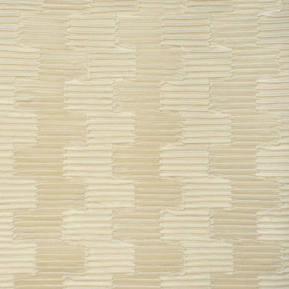 S2526 Gardenia by Greenhouse Fabric 100% Polyester CHINA 15,000 </p><p>Repeat: 4" H, 2.5" V 54" - Fabric Carolina -