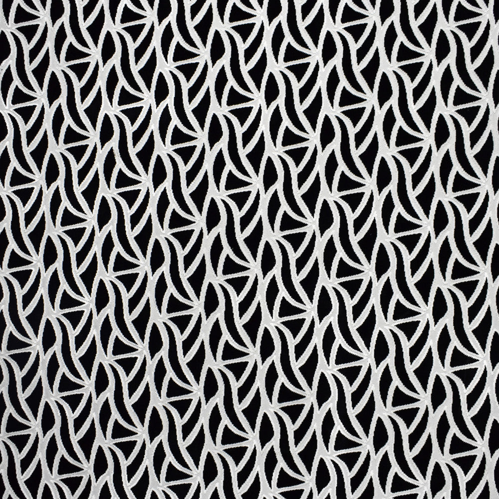 S2580 Dice by Greenhouse Fabric S32: Venice Luxe Neutrals 59% Rayon, 41% Polyester Indonesia 50,000 double rubs </p><p>Repeat: 7" H, 5.5" V 55" - Fabric Carolina -