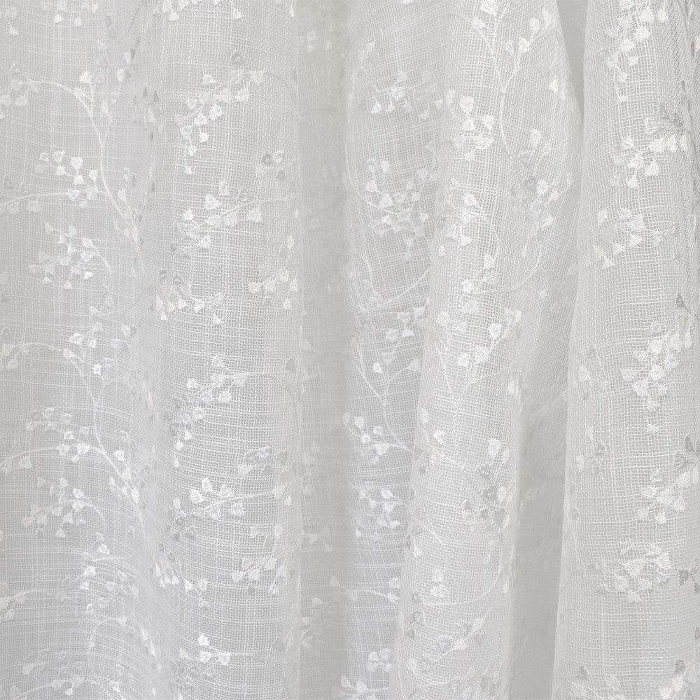 S2602 Snow by Greenhouse Fabric 100% Polyester With 100% Polyester Embroidery INDIA Drapery </p><p>Repeat: 4.33" H, 6.375" V 52" - Fabric Carolina -