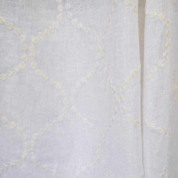 S2611 Winter White by Greenhouse Fabric 100% Linen With 100% Viscose Embroidery India Drapery double rubs </p><p>Repeat: 6.85" H, 8" V 52" - Fabric Carolina -