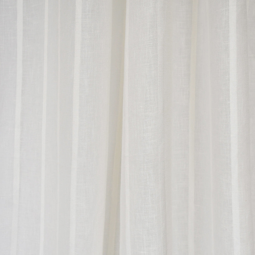 S2621 Icicle by Greenhouse Fabric S33: Statement Window 45% Linen, 26% Cotton, 18% Viscose, 11% Polyester India Drapery double rubs </p><p>Repeat: None 54" - Fabric Carolina -