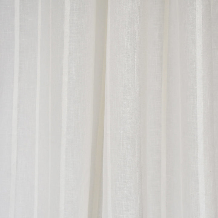 S2621 Icicle by Greenhouse Fabric S33: Statement Window 45% Linen, 26% Cotton, 18% Viscose, 11% Polyester India Drapery double rubs </p><p>Repeat: None 54" - Fabric Carolina -