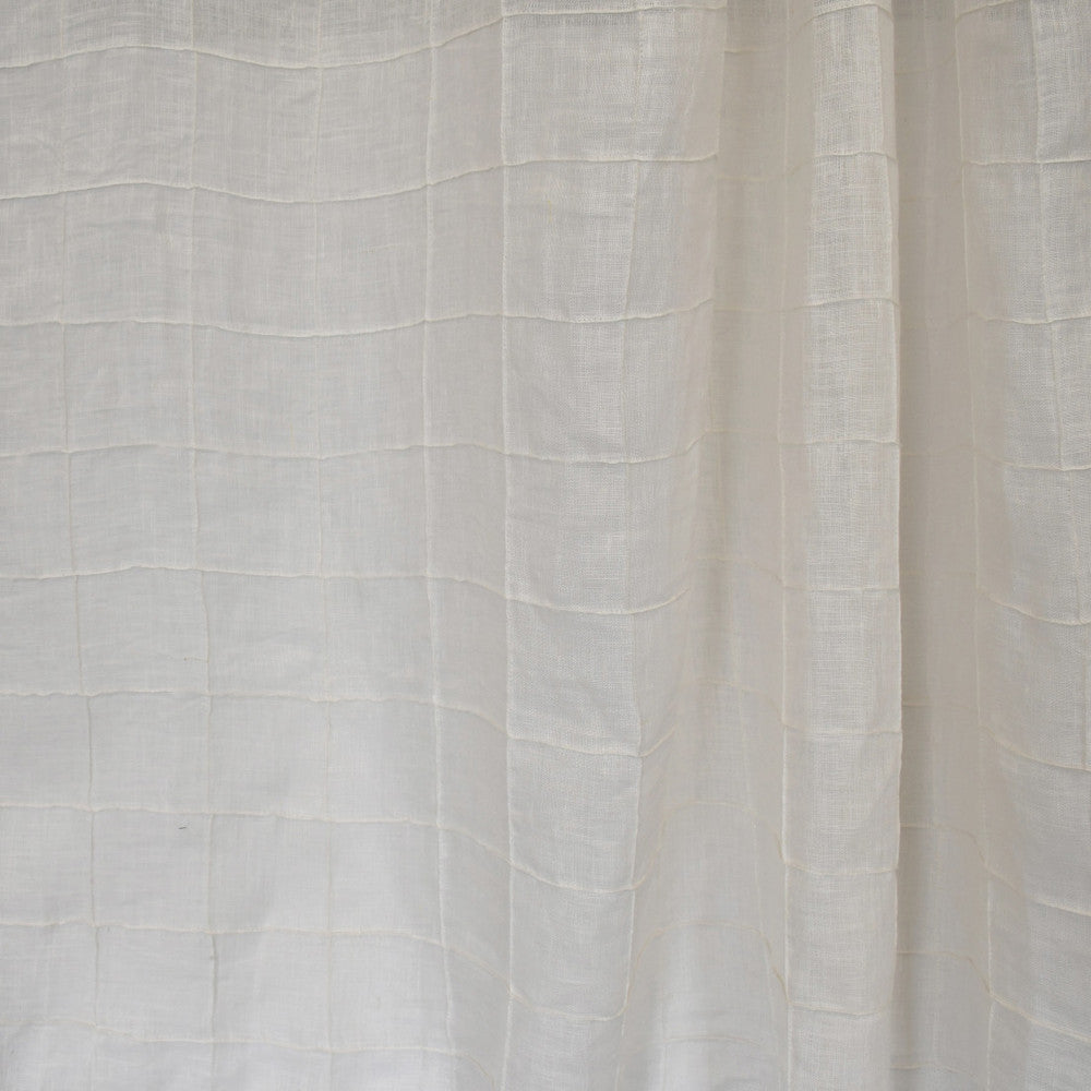 S2626 Off White by Greenhouse Fabric 100% Linen With 100% Polyester Embroidery INDIA Drapery </p><p>Repeat: 3" H, 3" V 53" - Fabric Carolina -