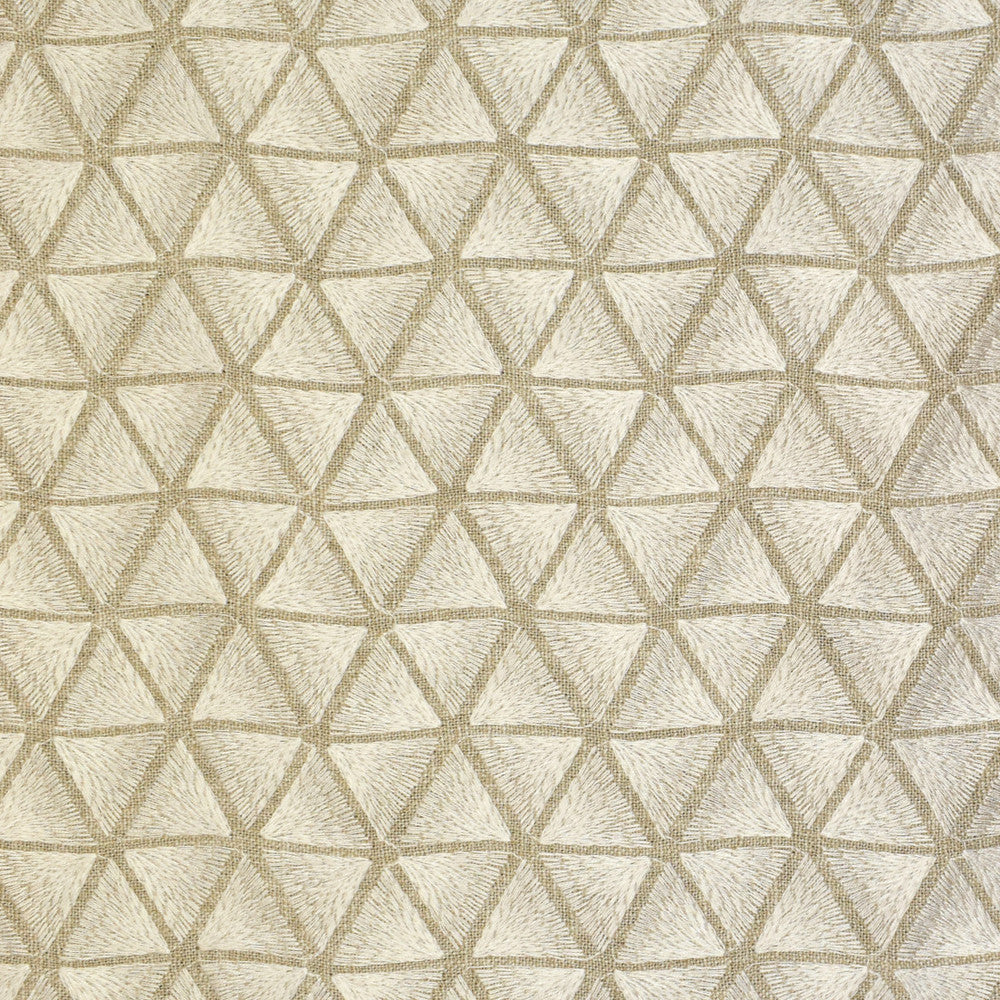 S2649 Oyster by Greenhouse Fabric 100% Polyester With 100% Viscose Embroidery INDIA 9,000 </p><p>Repeat: 2.625" H, 1.625" V 52" - Fabric Carolina -
