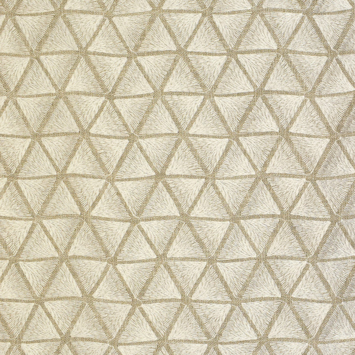 S2649 Oyster by Greenhouse Fabric 100% Polyester With 100% Viscose Embroidery INDIA 9,000 </p><p>Repeat: 2.625" H, 1.625" V 52" - Fabric Carolina -
