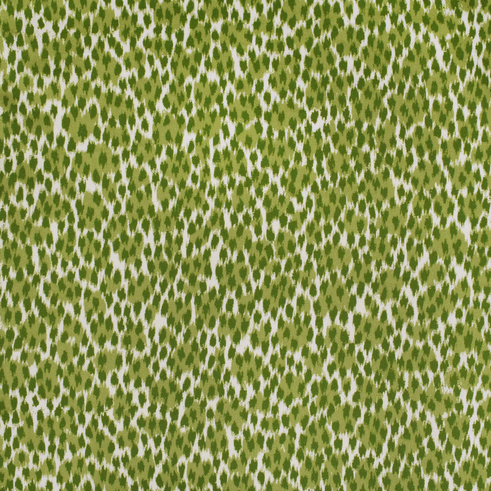 S2856 Apple by Greenhouse Fabric 100% Cotton TAIWAN 15,000 </p><p>Repeat: 13.5" H, 9" V 54" - Fabric Carolina -
