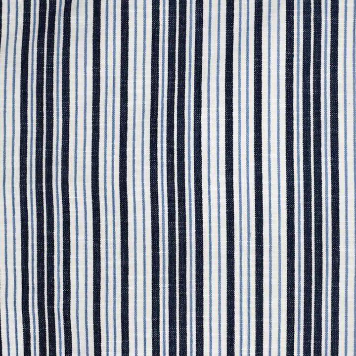 S3780 Fountain by Greenhouse Designer Fabric 62.54% Polyester, 16.64% Rayon, 13.05% Polyester, 7.77% Cotton USA 63,000 </p><p>Repeat: .125" H, 10.25" V 57" - Swanky Fabrics -