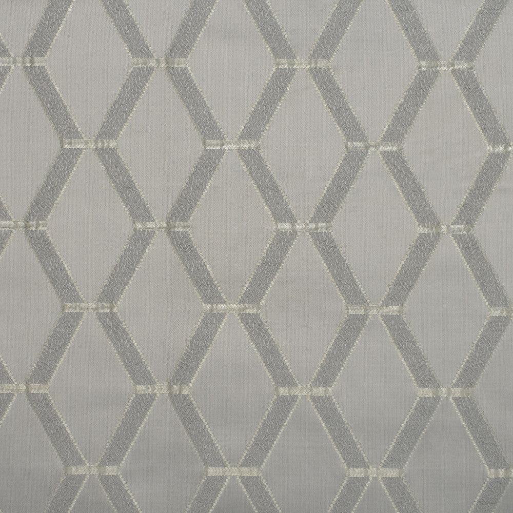 S3820 Silver by Greenhouse Fabric 52% Cotton, 48% Polyester India 65,000 </p><p>Repeat: 3.13" H, 3.75" V 56" - Fabric Carolina -