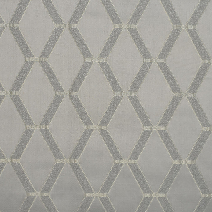 S3820 Silver by Greenhouse Fabric 52% Cotton, 48% Polyester India 65,000 </p><p>Repeat: 3.13" H, 3.75" V 56" - Fabric Carolina -