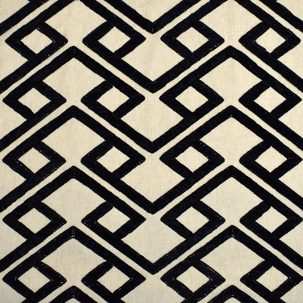 S3856 Onyx by Greenhouse Fabric S51: Granite 68% Polyester, 21% Linen, 11% Cotton With 100% Polyester Embroidery India 9,000 double rubs </p><p>Repeat: 10.9" H, 4.1" V 54" - Fabric Carolina -