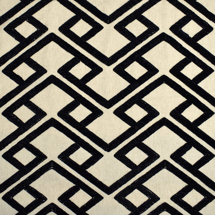 S3856 Onyx by Greenhouse Fabric S51: Granite 68% Polyester, 21% Linen, 11% Cotton With 100% Polyester Embroidery India 9,000 double rubs </p><p>Repeat: 10.9" H, 4.1" V 54" - Fabric Carolina -