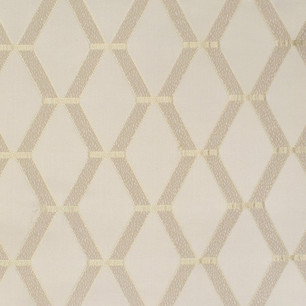 S3883 Pearl by Greenhouse Fabric 52% Cotton, 48% Polyester India 65,000 </p><p>Repeat: 3.13" H, 3.75" V 56" - Fabric Carolina -