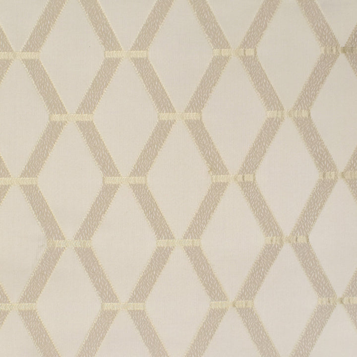 S3883 Pearl by Greenhouse Fabric 52% Cotton, 48% Polyester India 65,000 </p><p>Repeat: 3.13" H, 3.75" V 56" - Fabric Carolina -