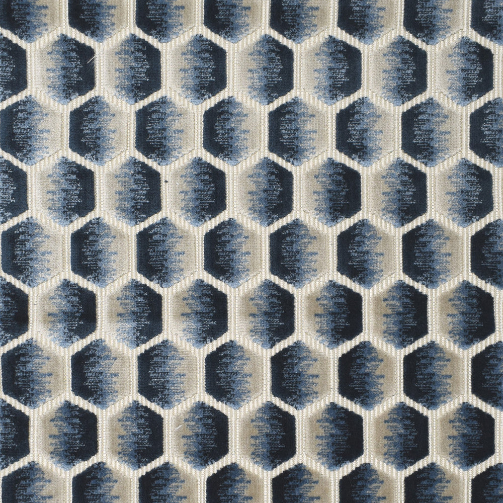 S3982 Waves by Greenhouse Fabric 51% Polyester, 49% Viscose India 50,000 </p><p>Repeat: 1.5" H, 2.75" V 54" - Fabric Carolina -
