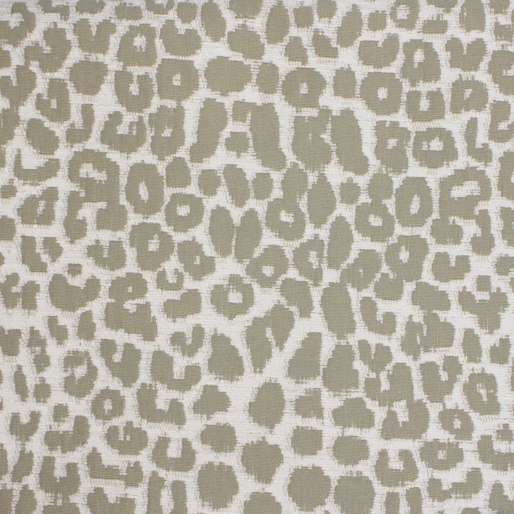 S4371 Silver by Greenhouse Fabric 100% Polyester USA 50,000 </p><p>Repeat: 16.778" H, 27" V 54" - Fabric Carolina -