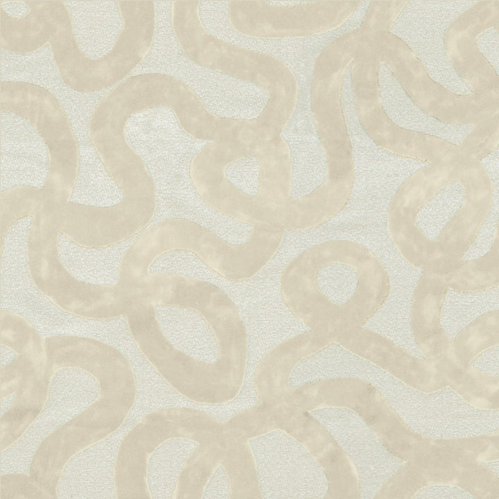 S5470 Ecru by Greenhouse Fabric 55% Polyester, 45% Viscose India 25,000 </p><p>Repeat: 28.25" H, 27.25" V 54" - Fabric Carolina -