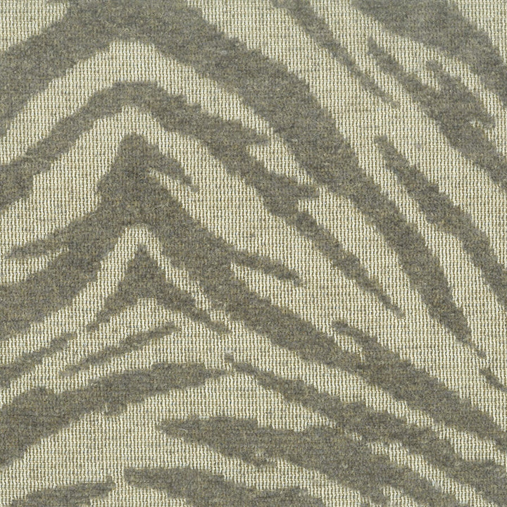 Salford 1 Dusk by Stout Fabric Stout Fabric Salford 1 DuskFabric RAINBOW LIBRARY FLAX/DRIFTWOOD TURKEY </p><p>Repeat: H: 27.000, V: 27.000 54 in - Fabric Carolina -