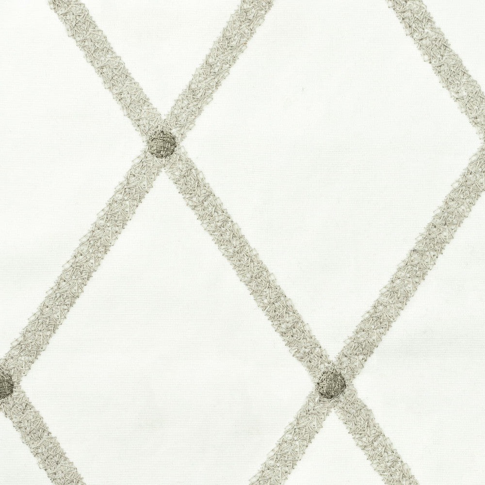 Samceda 2 Driftwood by Stout Fabric Stout Fabric Samceda 2 DriftwoodFabric COMFORTABLE LIVING DRIFTWOOD/GRANITE 100%COT %REMB INDIA </p><p>Repeat: H: 5.250, V: 7.500 52 in - Fabric Carolina -