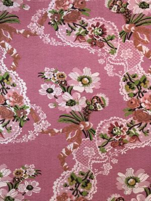 <p>Avvoltoio Multi On Fucshia SB19432001 by Scalamandre Fabric</p><p><strong>Required Minimum Quantity Purchase: Fabrics by the yard 1 YARD MINIMUM </p><p>Book: </p><p>Content: 100% SILK</p><p>Origin: ITALY</p><p>Performance: LIGHT DUTY</p><p>Repeat: Horizontal: 16" and Vertical: </p><p>Width: 55</p>