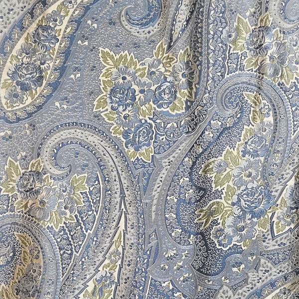 Valeria/Azure by Old World Weavers Fabric Old World Weavers Fabric Valeria/AzureFabric CLASSICS 100% SILK ITALY </p><p>Repeat: H: 35", V: 55.5" - Fabric Carolina -