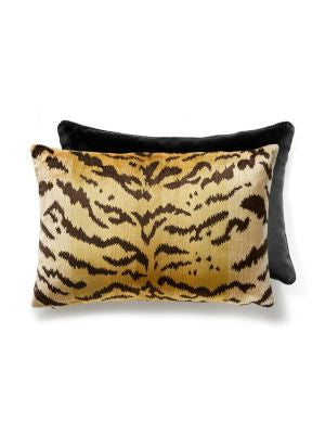 <p>Tigre | SilkVelvet Pillow 22 X 14 - Ivory, Gold & Black Black SCALTIGRPIL0001 by Scalamandre Pillows</p><p><strong>Required Minimum Quantity Purchase: Product</p><p>Book: </p><p>Content: 60% SILK / 27% COTTON / 13% POLYESTER</p><p>Origin: U.S.A.</p><p>Performance: </p><p>Repeat: Horizontal: and Vertical: </p><p>Width: 0</p>