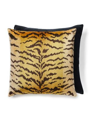 <p>Tigre | SilkVelvet Pillow 22 X 22 - Ivory, Gold & Black Black SCATIGRPILL0001 by Scalamandre Pillows</p><p><strong>Required Minimum Quantity Purchase: Product</p><p>Book: </p><p>Content: 60% SILK / 27% COTTON / 13% POLYESTER</p><p>Origin: U.S.A.</p><p>Performance: </p><p>Repeat: Horizontal: and Vertical: </p><p>Width: 0</p>