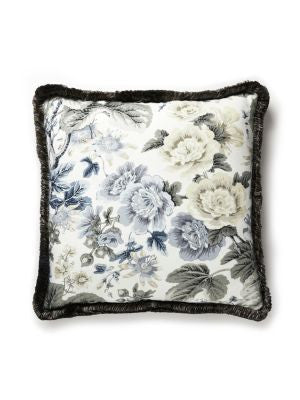 <p>Highgrove Linen Print Pillow 22 X 22 - Winter Sky SCHIGHPILL0001 by Scalamandre Pillows</p><p><strong>Required Minimum Quantity Purchase: Product</p><p>Book: </p><p>Content: 100% LINEN</p><p>Origin: </p><p>Performance: </p><p>Repeat: Horizontal: and Vertical: </p><p>Width: 0</p>