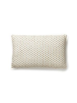 <p>Fleur Embroidery Pillow 14 X 22 - Mineral SCLFLEUPILL0001 by Scalamandre Pillows</p><p><strong>Required Minimum Quantity Purchase: Product</p><p>Book: BOTANICA</p><p>Content: 63% POLYESTER 37% LINEN</p><p>Origin: U.S.A.</p><p>Performance: LIGHT DUTY</p><p>Repeat: Horizontal: .75" and Vertical: 1.375"</p><p>Width: 0</p>
