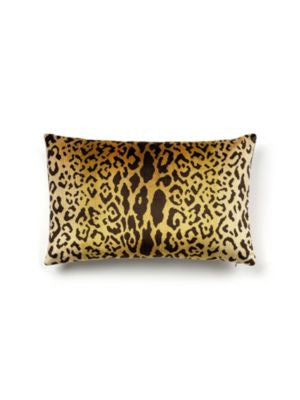 <p>Leopardo Pillow 22 X 14 - Ivory, Gold & Black SCLLEOPPILL0001 by Scalamandre Pillows</p><p><strong>Required Minimum Quantity Purchase: Product</p><p>Book: </p><p>Content: 13% POLYESTER, 60% SILK / 27% COTTON /</p><p>Origin: U.S.A.</p><p>Performance: </p><p>Repeat: Horizontal: and Vertical: </p><p>Width: 0</p>