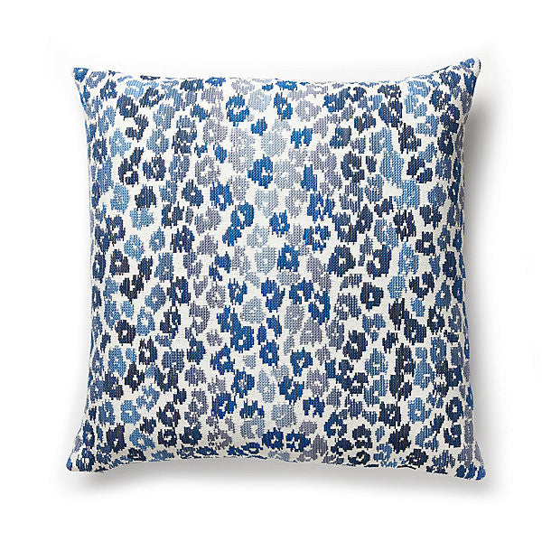 Bloom Pillow/Lapis Sc 0002Blompill by The House of Scalamandre
 Pillow 91% COTTON 9% POLYESTER USA MEDIUM DUTY Horizontal: 27" and Vertical: 26.5" 53" - Fabric Carolina -