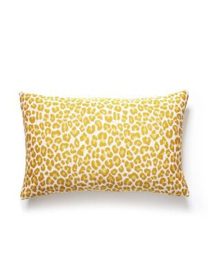 <p>Backyard Bengal Outdoor Pillow 14 X 22 - Tangerine SCLBENGPILL0002 by Scalamandre Pillows</p><p><strong>Required Minimum Quantity Purchase: Product</p><p>Book: </p><p>Content: 100% UV POLYESTER</p><p>Origin: U.S.A.</p><p>Performance: HEAVY DUTY</p><p>Repeat: Horizontal: and Vertical: </p><p>Width: 0</p>