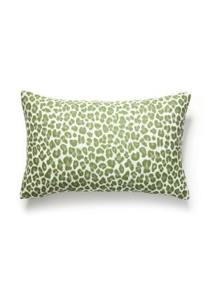 <p>Backyard Bengal Outdoor Pillow 14 X 22 - Ivy SCLBENGPILL0003 by Scalamandre Pillows</p><p><strong>Required Minimum Quantity Purchase: Product</p><p>Book: </p><p>Content: 100% UV POLYESTER</p><p>Origin: U.S.A.</p><p>Performance: HEAVY DUTY</p><p>Repeat: Horizontal: and Vertical: </p><p>Width: 0</p>