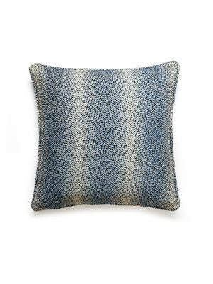 <p>Despres Weave Pillow 22 X 22 - Indigo SCDESPPILL0004 by Scalamandre Pillows</p><p><strong>Required Minimum Quantity Purchase: Product</p><p>Book: MODERN LUXURY</p><p>Content: 75% POLYESTER 18% VISCOSE 7% COTTON</p><p>Origin: U.S.A.</p><p>Performance: </p><p>Repeat: Horizontal: and Vertical: </p><p>Width: 0</p>