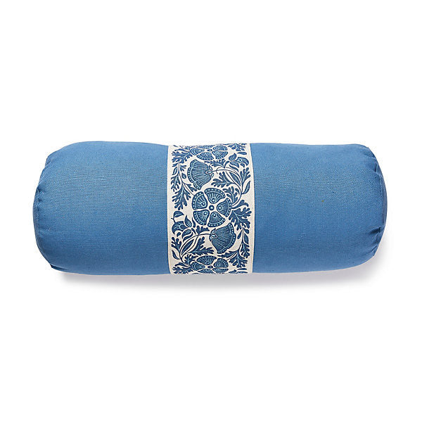 Toscana/Gretel Bolster Pacific / Bluebird by Scalamandre
 Pillow Scalamandre
 Pillow Toscana/Gretel Bolster Pacific / BluebirdPillow 40% COTTON 36% VISCOSE 24% POLYESTER USA </p><p>Repeat: H: , V: - Fabric Carolina -