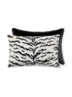 <p>TigreVelvet Pillow 22 X 14 - Off-White & Black Black SCALTIGRPIL0006 by Scalamandre Pillows</p><p><strong>Required Minimum Quantity Purchase: Product</p><p>Book: </p><p>Content: 60% SILK / 27% COTTON / 13% POLYESTER</p><p>Origin: U.S.A.</p><p>Performance: </p><p>Repeat: Horizontal: and Vertical: </p><p>Width: 0</p>