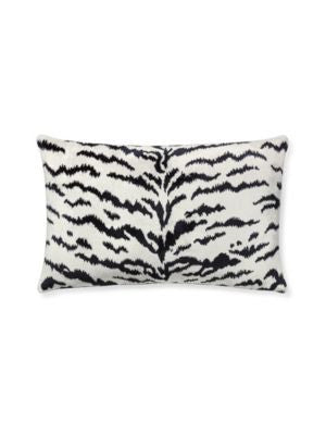 <p>Tigre Pillow 14 X 22 - Off-White & Black SCLTIGRPILL0006 by Scalamandre Pillows</p><p><strong>Required Minimum Quantity Purchase: Product</p><p>Book: </p><p>Content: 13% COTTON, 69% VISCOSE / 18% POLYESTER /</p><p>Origin: U.S.A.</p><p>Performance: </p><p>Repeat: Horizontal: and Vertical: </p><p>Width: 0</p>