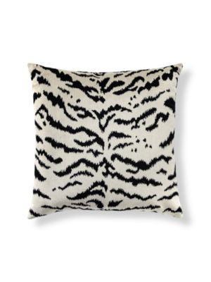 <p>Tigre Pillow 22 X 22 - Off-White & Black SCTIGRPILL0006 by Scalamandre Pillows</p><p><strong>Required Minimum Quantity Purchase: Product</p><p>Book: </p><p>Content: 13% COTTON, 69% VISCOSE / 18% POLYESTER /</p><p>Origin: U.S.A.</p><p>Performance: </p><p>Repeat: Horizontal: and Vertical: </p><p>Width: 0</p>