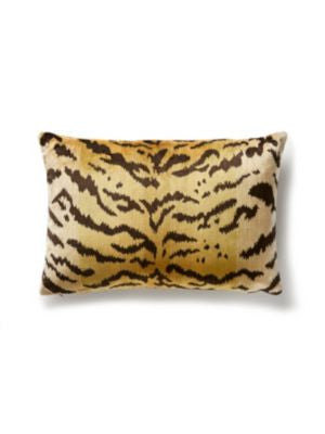 <p>Tigre Pillow 22 X 14 - Ivory, Gold & Black SCLTIGRPILL0007 by Scalamandre Pillows</p><p><strong>Required Minimum Quantity Purchase: Product</p><p>Book: </p><p>Content: 13% COTTON, 69% VISCOSE / 18% POLYESTER /</p><p>Origin: U.S.A.</p><p>Performance: </p><p>Repeat: Horizontal: and Vertical: </p><p>Width: 0</p>