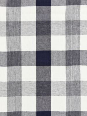 <p>Westport Linen Plaid Navy SC271350008 by Scalamandre Fabric</p><p><strong>Required Minimum Quantity Purchase: Fabrics by the yard 1 YARD MINIMUM </p><p>Book: CHATHAM STRIPES & PLAIDS</p><p>Content: 100% LINEN</p><p>Origin: INDIA</p><p>Performance: MEDIUM DUTY</p><p>Repeat: Horizontal: 15.75" and Vertical: 15.5"</p><p>Width: 60</p>