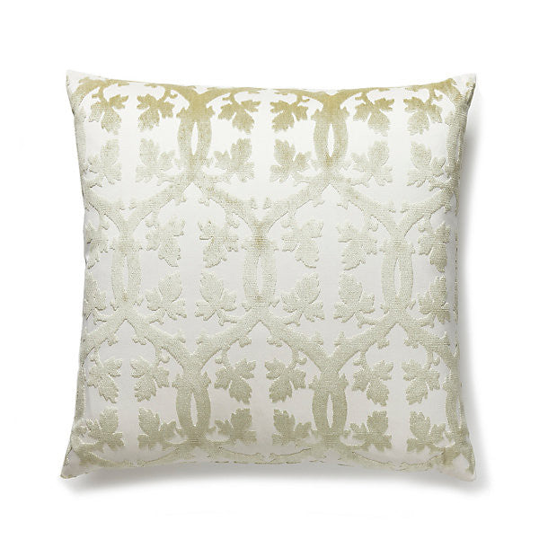Falk Manor House Green Tea by Scalamandre
 Pillow Scalamandre
 Pillow Falk Manor House Green TeaPillow 50% COTTON 50% VISCOSE USA </p><p>Repeat: H: 14.5", V: 13.5" 55.25" - Fabric Carolina -