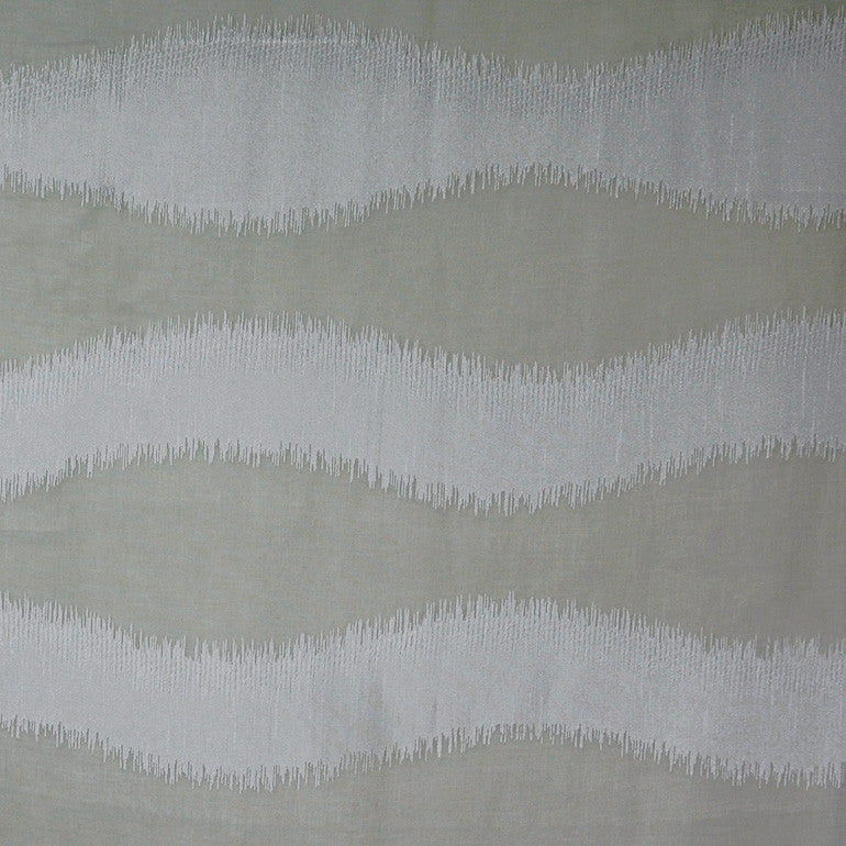 Solar Storm # 101 Stormcrow by Maxwell Fabric 100% POLYESTER TURKEY </p><p>Repeat: Horizontal: H-15 and Vertical: V-23 128" - Fabric Carolina -