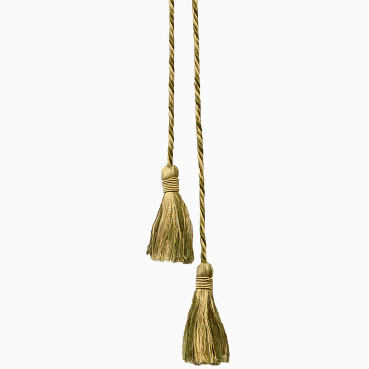 Shandell 32 Sagebrush by Stout Trim Stout Trim Shandell 32 SagebrushTrim ART OF DESIGN TRIM-2 TASSEL FRINGE CHINA </p><p>Repeat: H: 0.000, V: 0.000 3 in - Fabric Carolina -