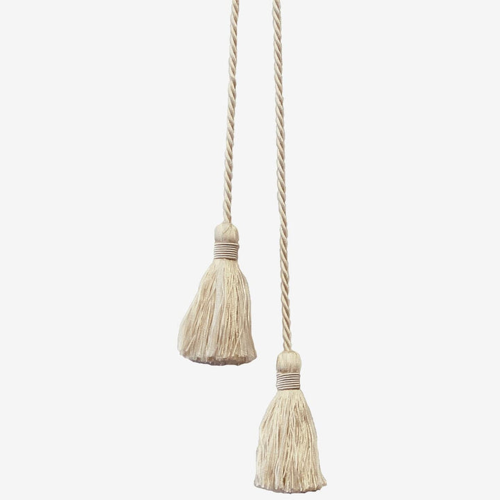 Shandell 6 Vanilla by Stout Trim Stout Trim Shandell 6 VanillaTrim ART OF DESIGN TRIM-2 TASSEL FRINGE CHINA </p><p>Repeat: H: 0.000, V: 0.000 3 in - Fabric Carolina -